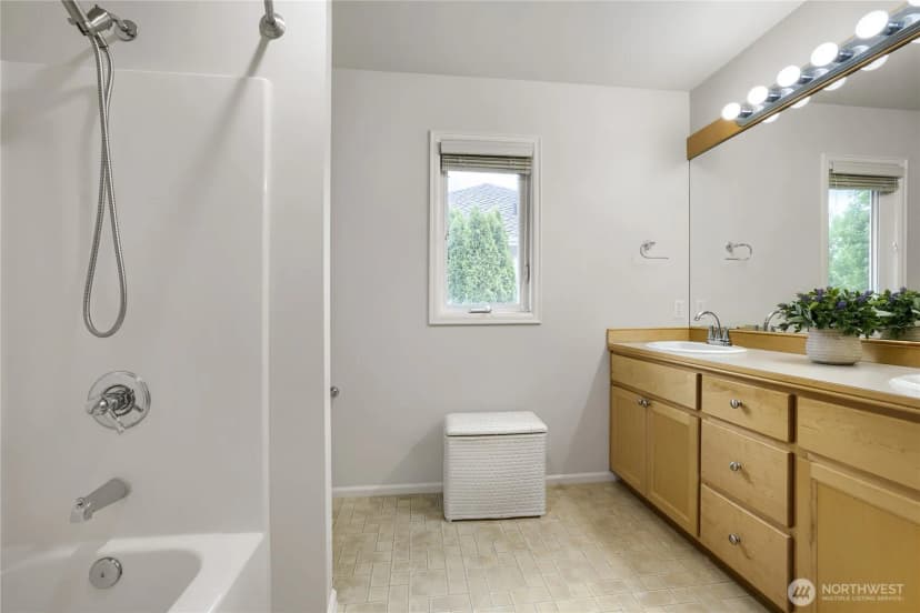 Property photo for 916 275th Place Se, Sammamish photo 26