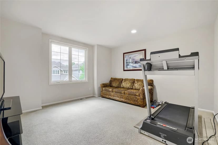 Property photo for 916 275th Place Se, Sammamish photo 21