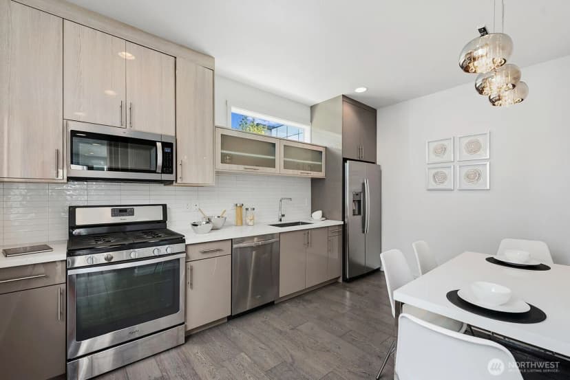 Property photo for 732 26th Avenue S #a, Seattle photo 4