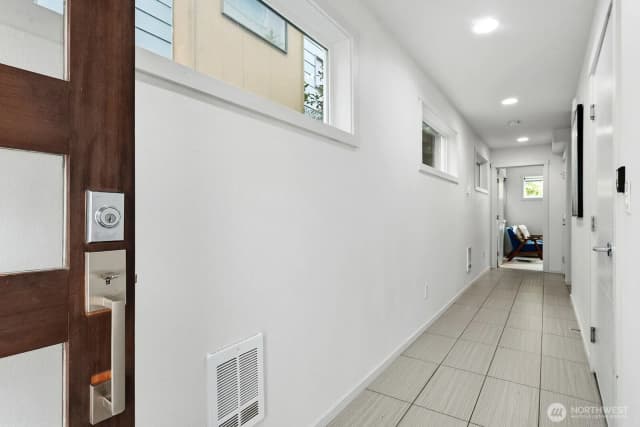 Property photo for 732 26th Avenue S #a, Seattle photo 3