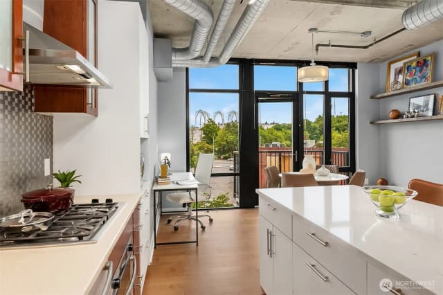 Property photo for 2720 3rd Avenue #405, Seattle photo 4
