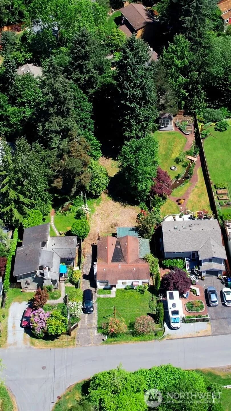 Property photo for 19054 Ne 18th Ave, Shoreline photo 4