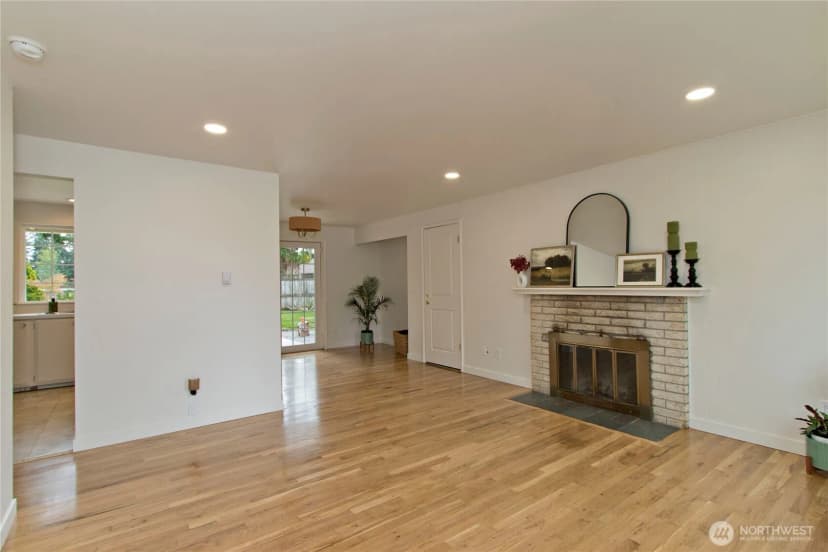 Property photo for 30312 7th Avenue Sw, Federal Way photo 3
