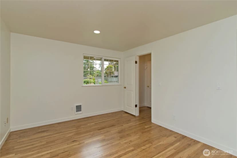 Property photo for 30312 7th Avenue Sw, Federal Way photo 7