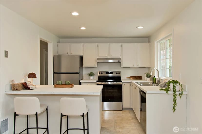 Property photo for 30312 7th Avenue Sw, Federal Way photo 5