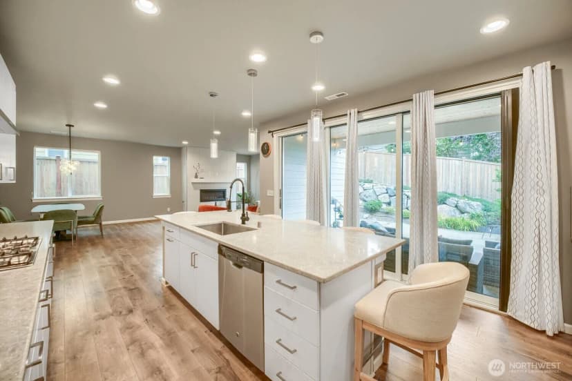 Property photo for 1030 S 195th Place, Des Moines photo 15