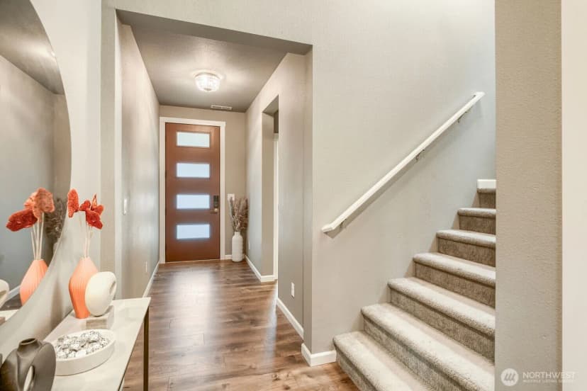 Property photo for 1030 S 195th Place, Des Moines photo 4