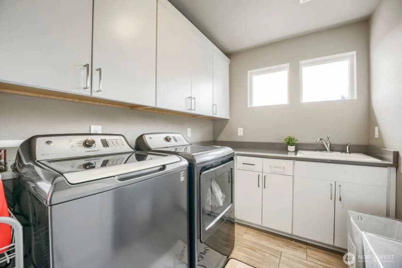 Property photo for 1030 S 195th Place, Des Moines photo 21