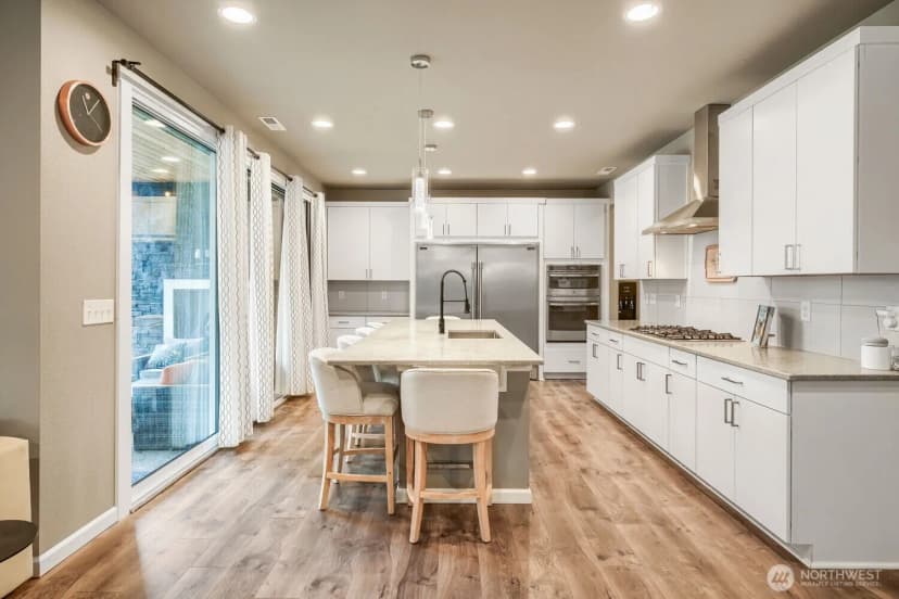 Property photo for 1030 S 195th Place, Des Moines photo 17