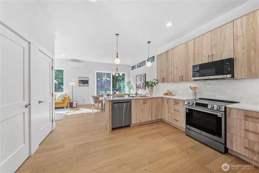 Property photo for 14338 Bagley Avenue N #unit B, Seattle photo 16