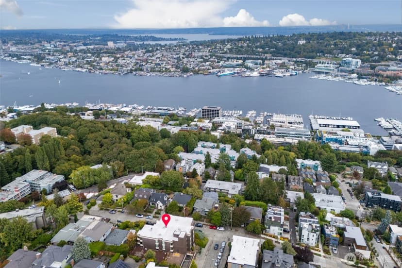 Property photo for 1605 5th Avenue N #102, Seattle photo 24