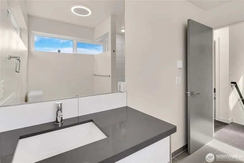 Property photo for 809 Ne 48th Street, Seattle photo 7