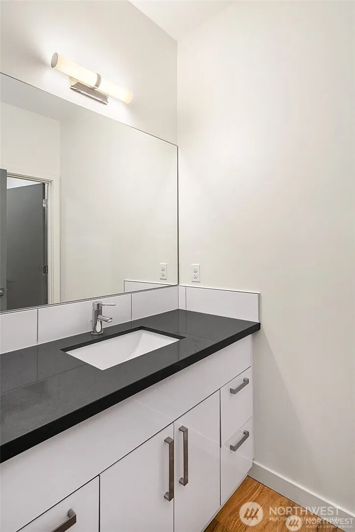 Property photo for 809 Ne 48th Street, Seattle photo 9