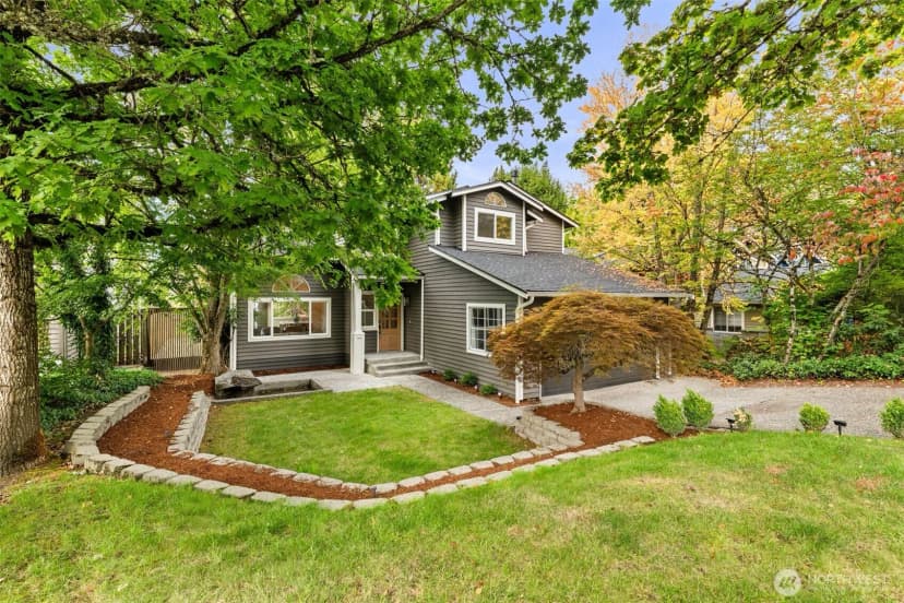 Property photo for 11706 Ne 107th Place, Kirkland photo 2