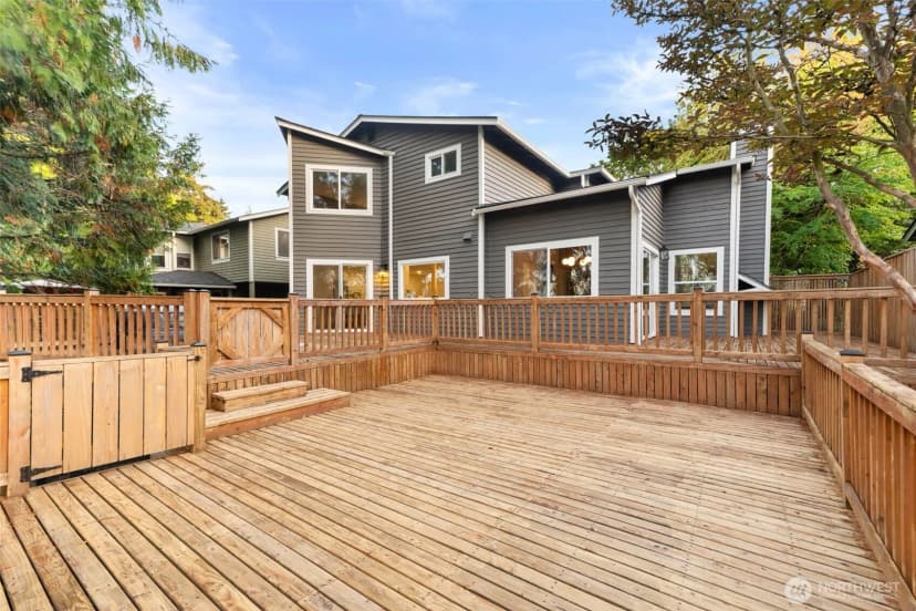 Property photo for 11706 Ne 107th Place, Kirkland photo 32