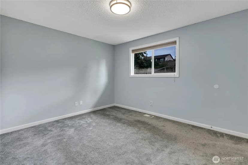 Property photo for 25618 116th Avenue Se, Kent photo 15