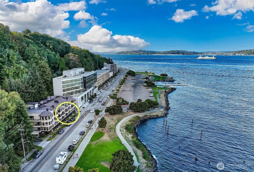 Property photo for 1331 Harbor Avenue Sw #103, Seattle photo 2