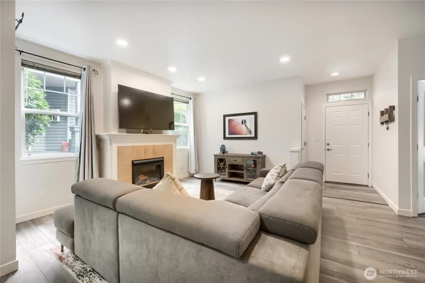 Property photo for 1500 S 18th Street #f102, Renton photo 4