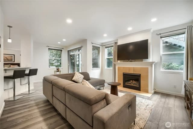 Property photo for 1500 S 18th Street #f102, Renton photo 3