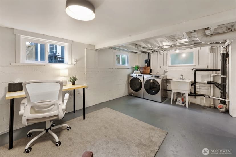 Property photo for 2628 46th Avenue Sw, Seattle photo 25