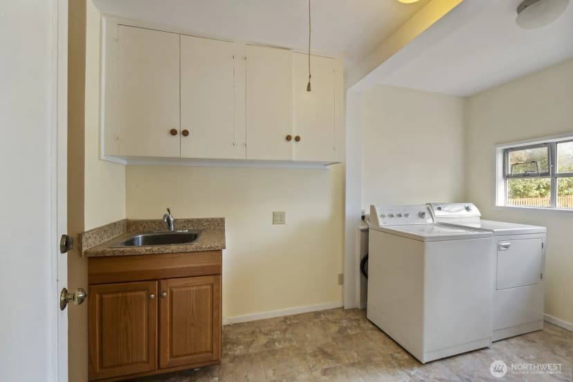 Property photo for 8216 21st Avenue Ne, Seattle photo 17