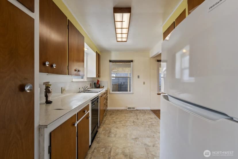 Property photo for 8216 21st Avenue Ne, Seattle photo 12