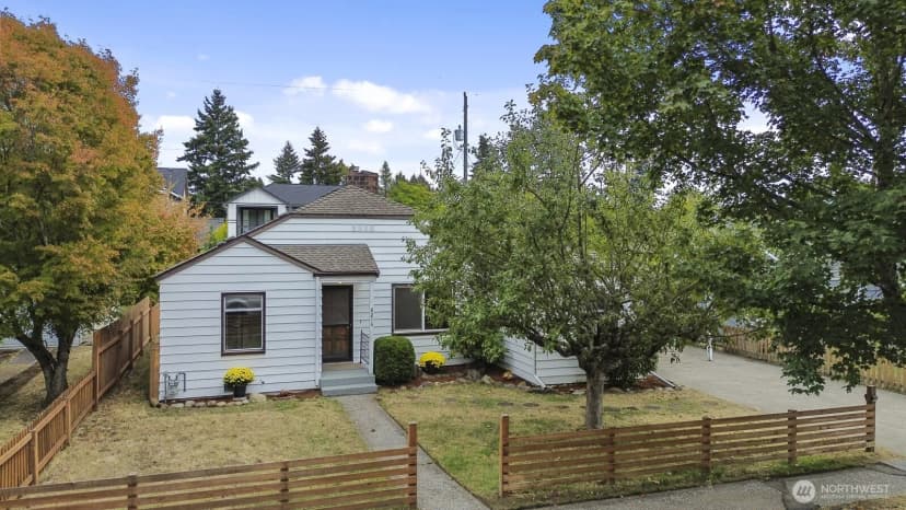 Property photo for 8216 21st Avenue Ne, Seattle photo 36