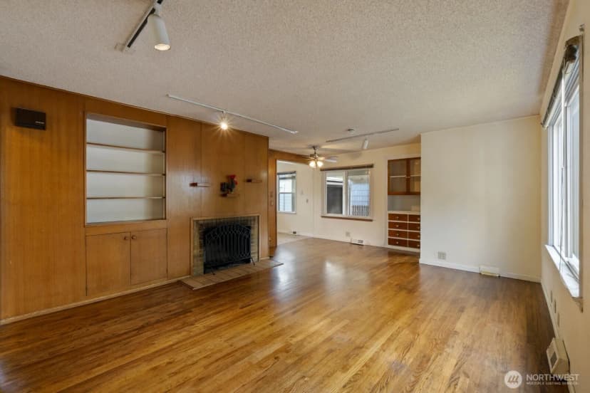 Property photo for 8216 21st Avenue Ne, Seattle photo 3