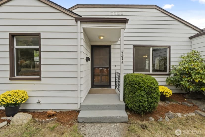 Property photo for 8216 21st Avenue Ne, Seattle photo 5