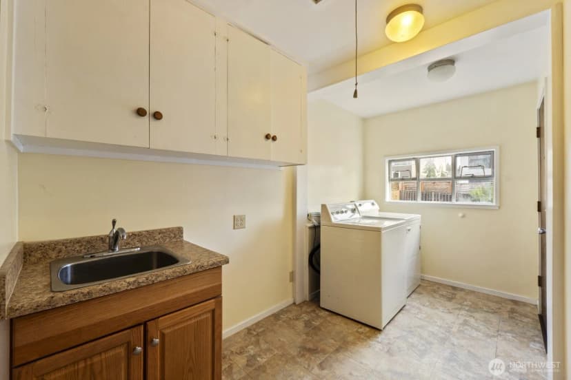Property photo for 8216 21st Avenue Ne, Seattle photo 16