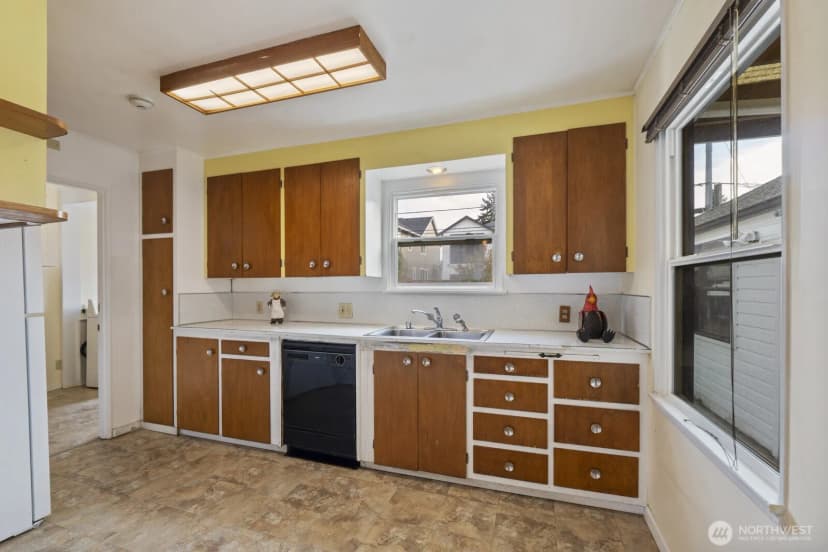 Property photo for 8216 21st Avenue Ne, Seattle photo 13