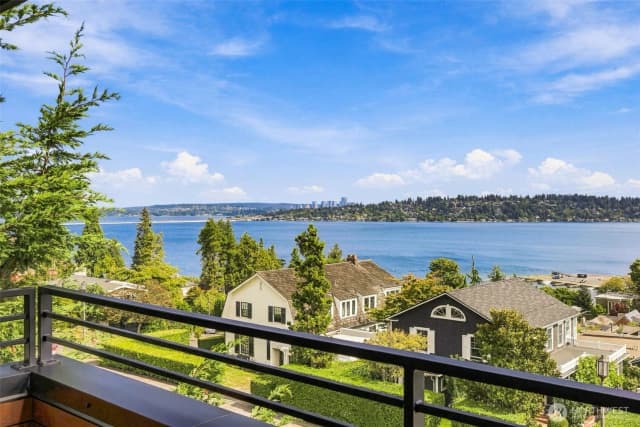Property photo for 3715 Cascadia Avenue S, Seattle photo 2