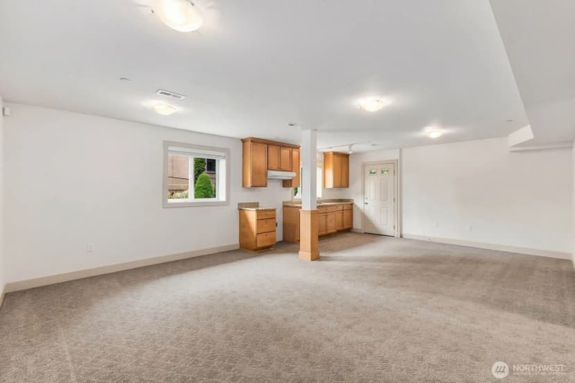 Property photo for 10220 Ne 64th Street, Kirkland photo 30