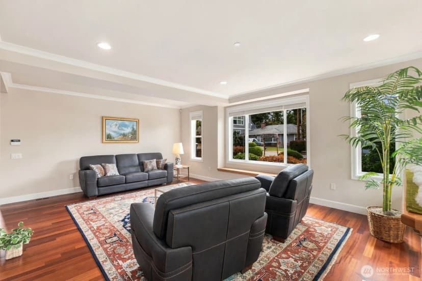 Property photo for 10220 Ne 64th Street, Kirkland photo 6