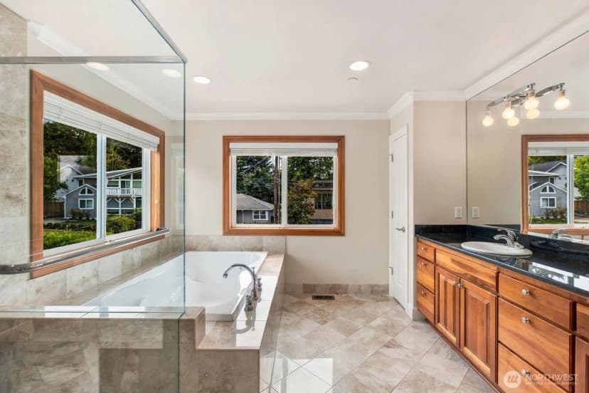 Property photo for 10220 Ne 64th Street, Kirkland photo 27