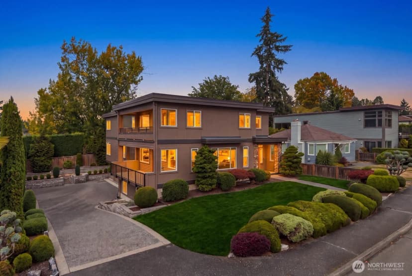 Property photo for 10220 Ne 64th Street, Kirkland photo 2