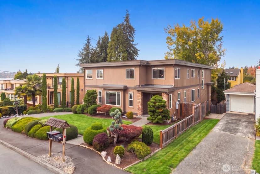 Property photo for 10220 Ne 64th Street, Kirkland photo 3