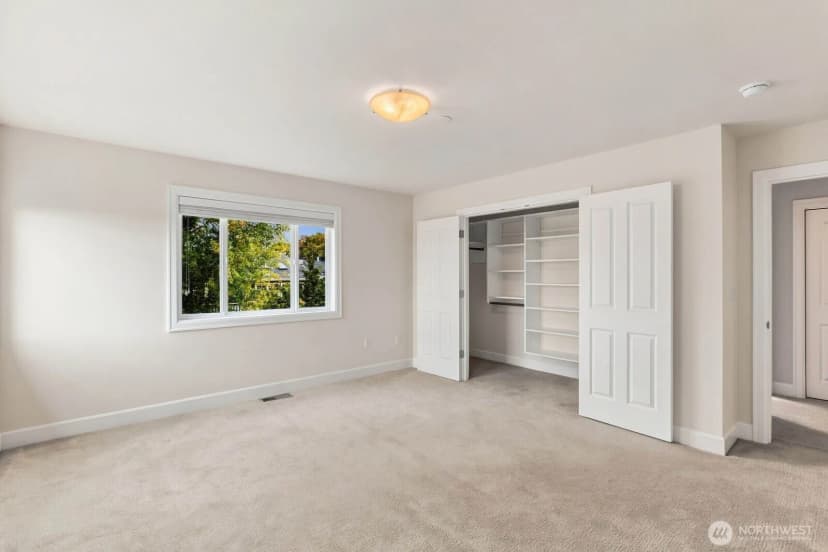 Property photo for 10220 Ne 64th Street, Kirkland photo 18