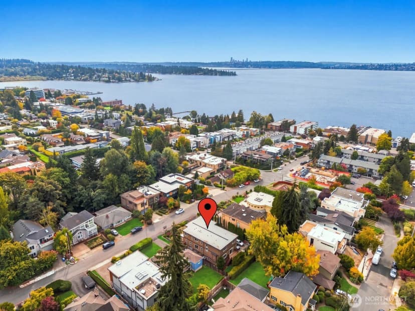 Property photo for 10220 Ne 64th Street, Kirkland photo 39