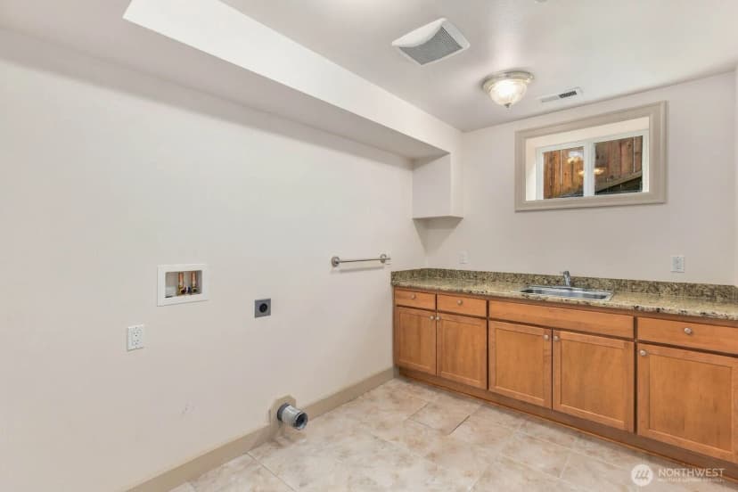 Property photo for 10220 Ne 64th Street, Kirkland photo 33