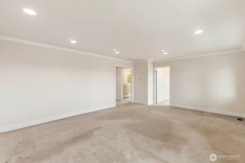 Property photo for 10220 Ne 64th Street, Kirkland photo 24