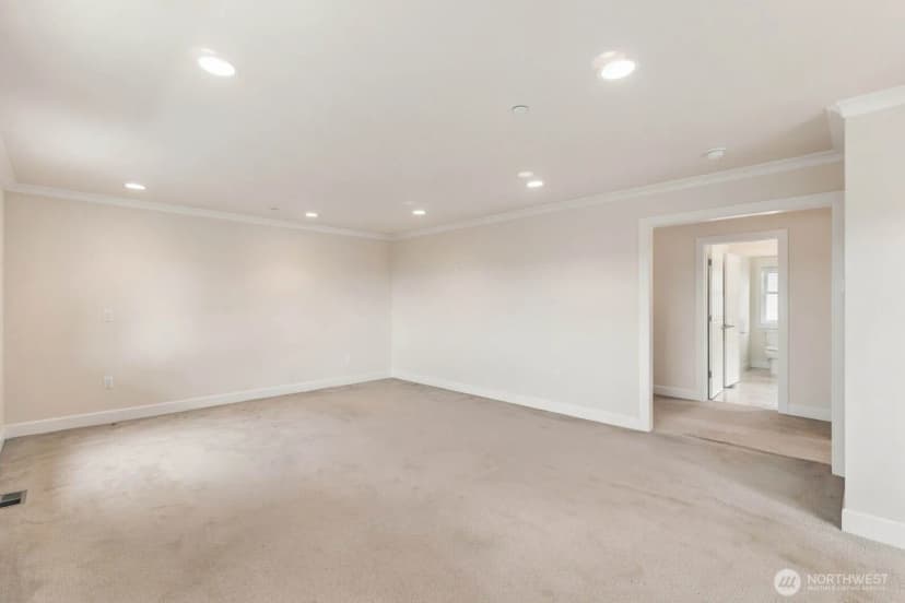 Property photo for 10220 Ne 64th Street, Kirkland photo 25