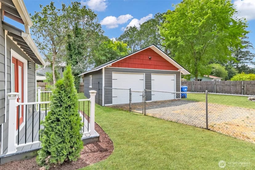 Property photo for 9810 119th Street Sw, Lakewood photo 6
