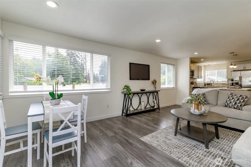 Property photo for 9810 119th Street Sw, Lakewood photo 14