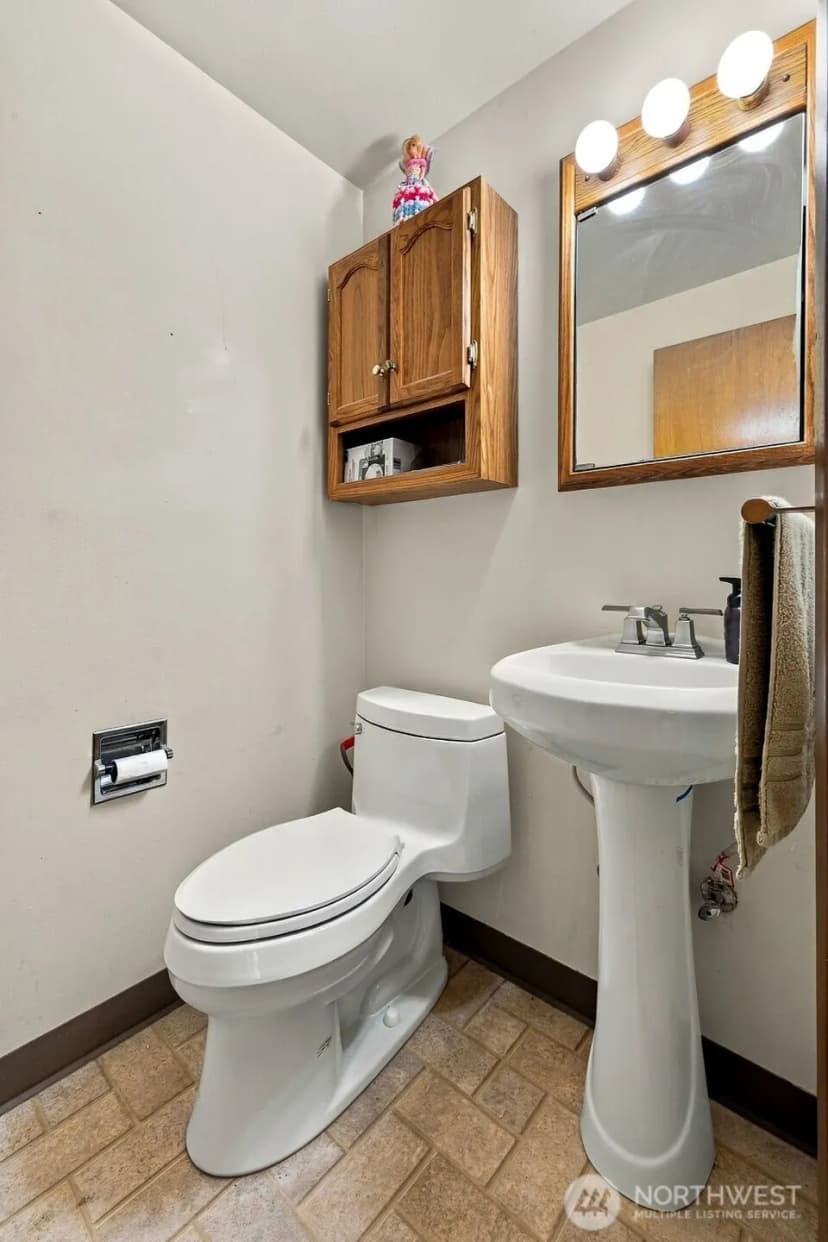 Property photo for 8914 Hipkins Road Sw, Lakewood photo 12