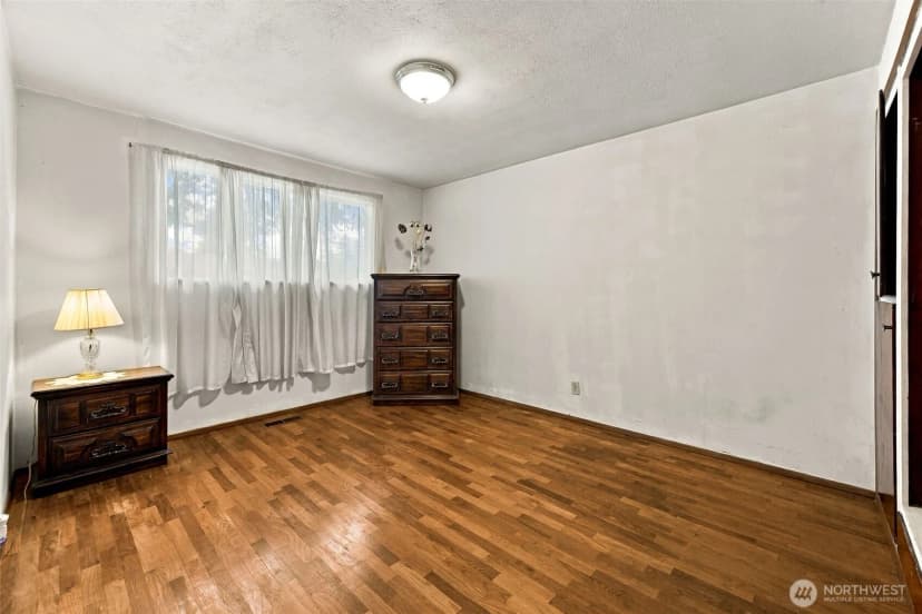 Property photo for 8914 Hipkins Road Sw, Lakewood photo 11