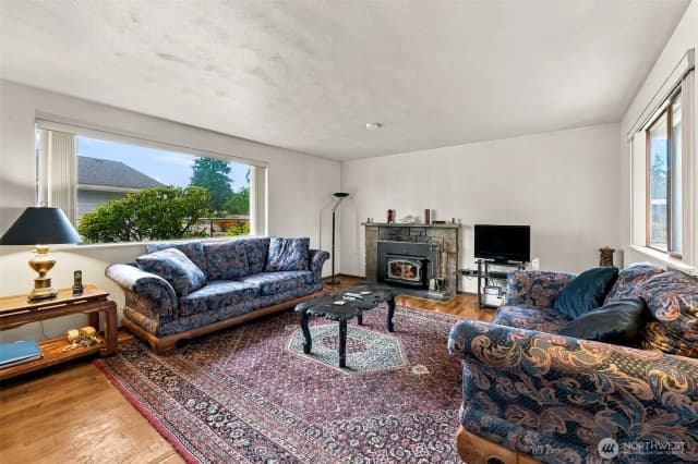 Property photo for 8914 Hipkins Road Sw, Lakewood photo 3
