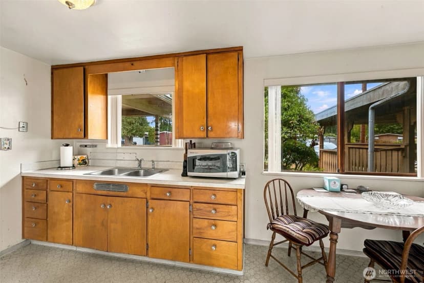 Property photo for 8914 Hipkins Road Sw, Lakewood photo 7