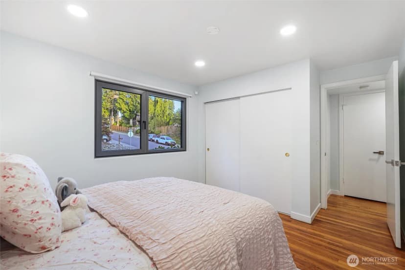 Property photo for 13701 115th Avenue Ne, Kirkland photo 16