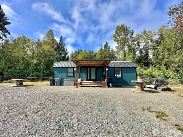 Property photo for 716 390th Street, Roy photo 3